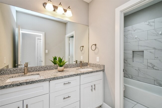 Building Photo - 1507 5th St