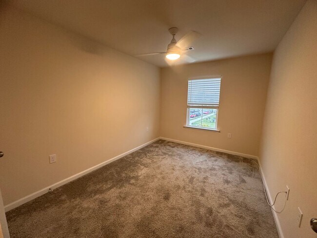 Building Photo - 3BR 2.5BA Townhome in High Point