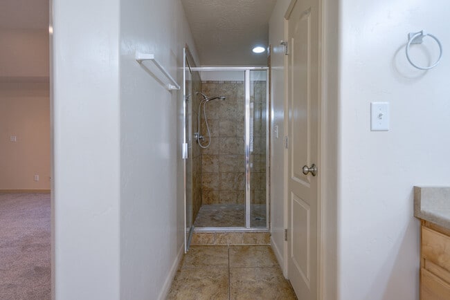 Building Photo - 3 Bedroom Plus Office in The Knolls at Little Valley