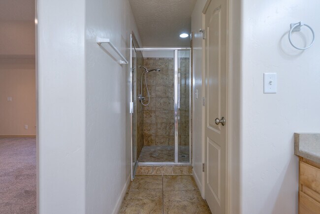 Building Photo - 4 Bedroom in The Knolls at Little Valley