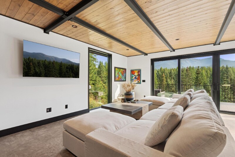 Building Photo - 172 E Many Lakes Dr