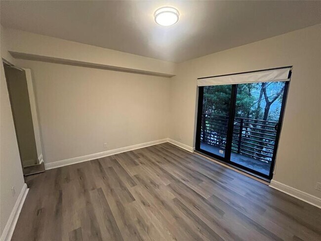 Building Photo - 1109 E Broward Blvd