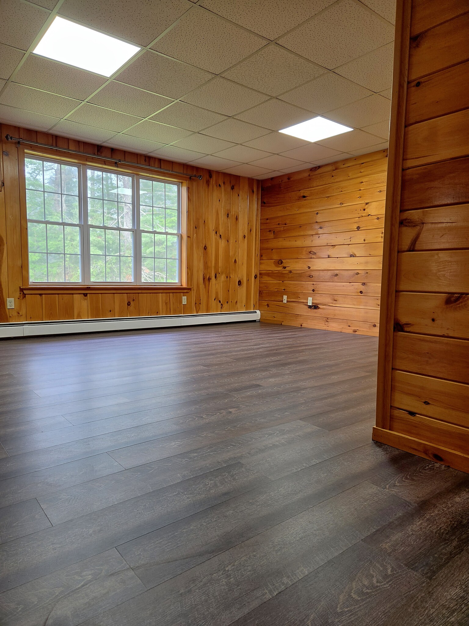 living room pic 1 - 32 Stagecoach Rd