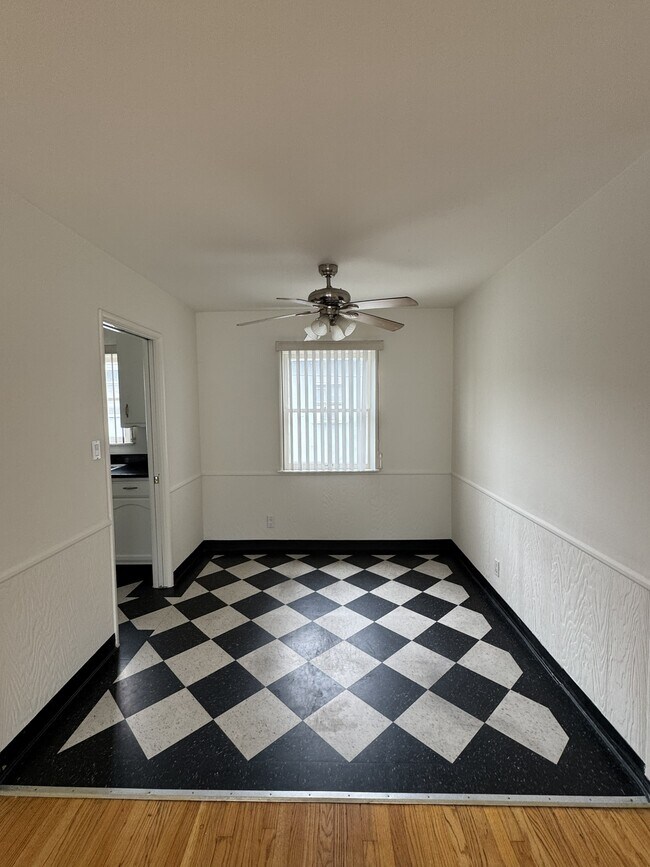 Building Photo - 4935-4941 Whitsett Ave