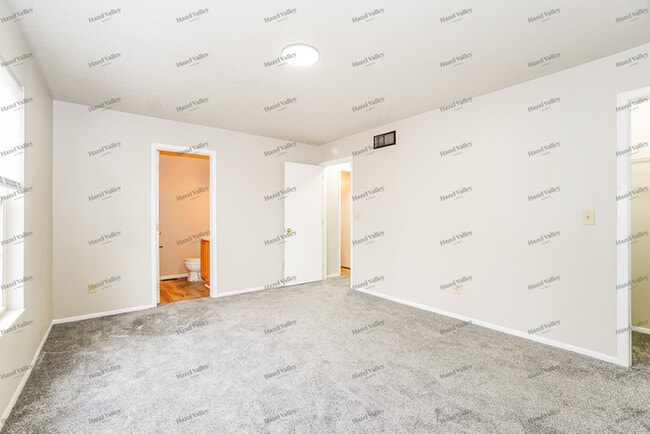 Building Photo - 1528 Berkhard Dr