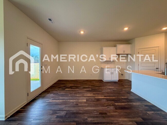 Building Photo - Modern Single Level Living in Doss Ferry - Available NOW!