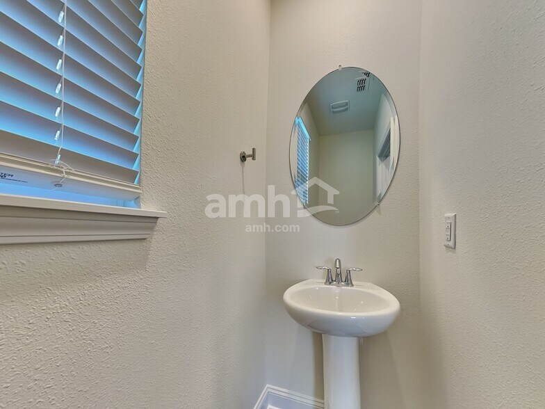 Building Photo - 179 Elcano Ln