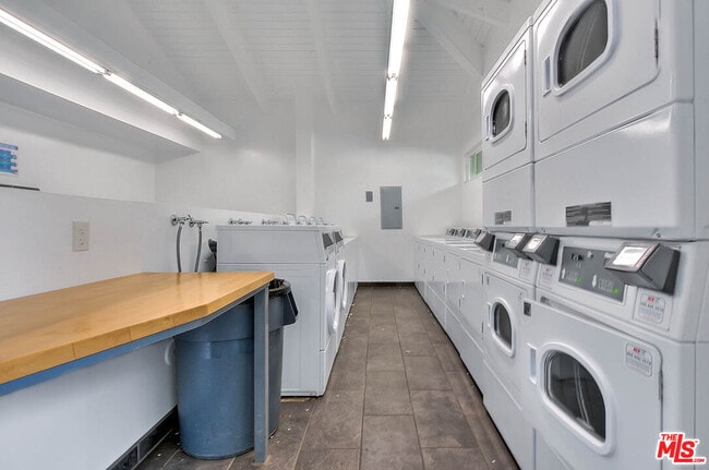 Building Photo - 4822 Hollow Corner Rd