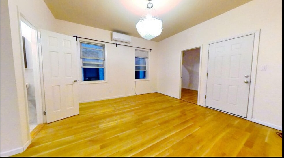 Primary Photo - 372 Bay Ridge Ave
