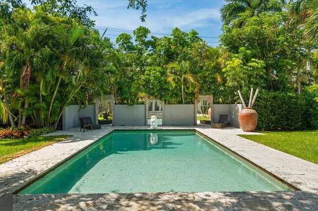 Building Photo - 1635 Seabreeze Blvd