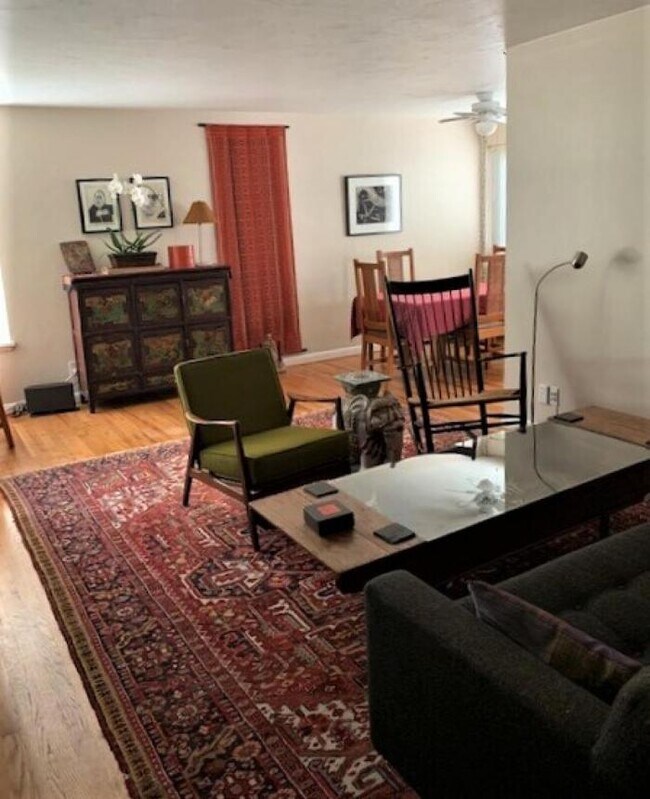 Building Photo - 1 bedroom in Seattle WA 98144