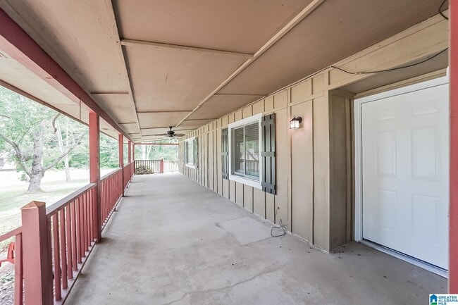 Building Photo - 2064 Edenwood Dr