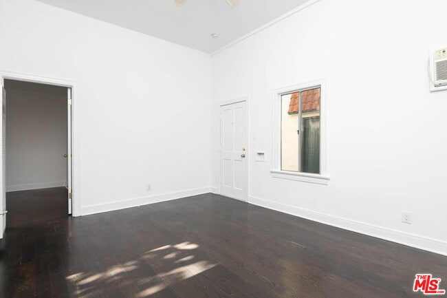 Building Photo - 522 N Alta Vista Blvd