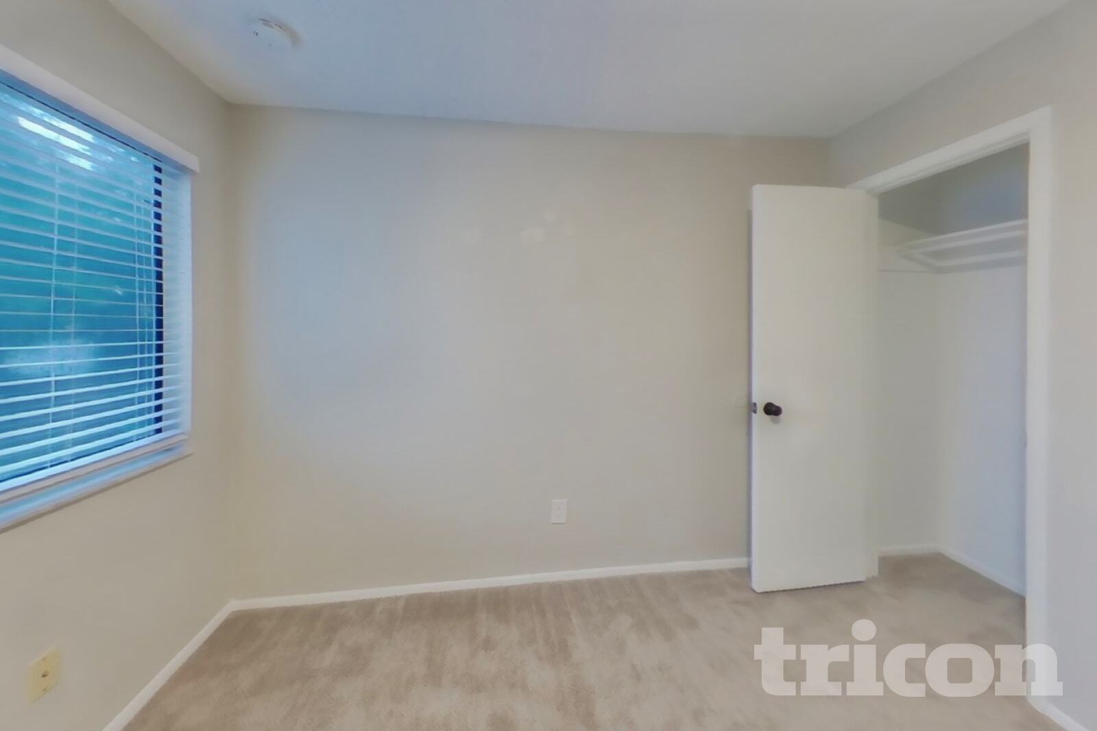 Building Photo - 419 E Springtree Way