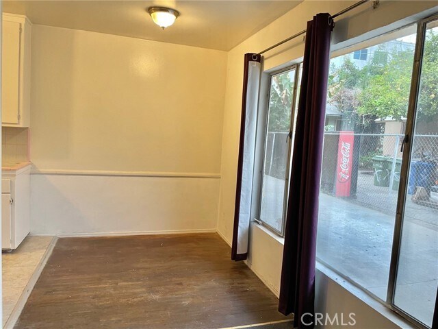 Building Photo - 1433 N Bronson Ave