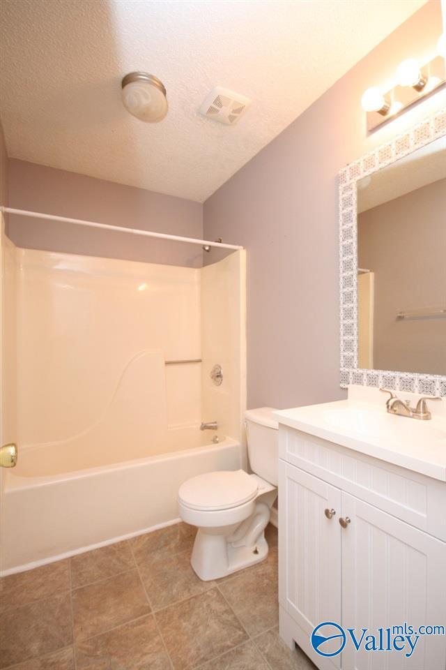 Building Photo - 105 Oakline Dr
