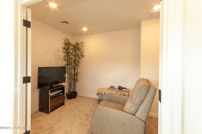 Building Photo - 6129 Lonesome Dr