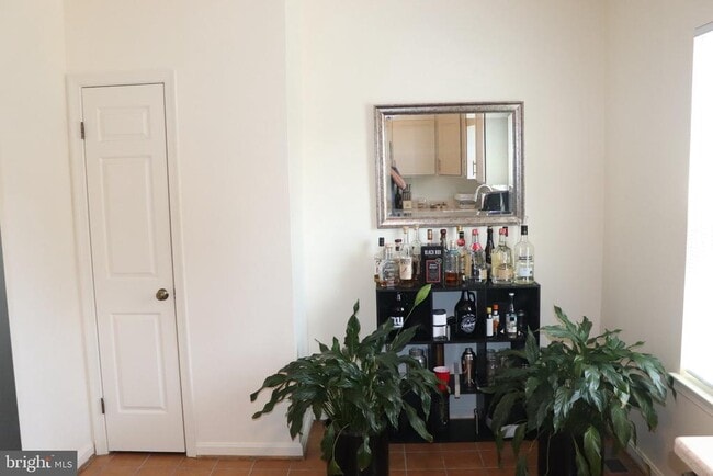 Building Photo - 942 S Rolfe St