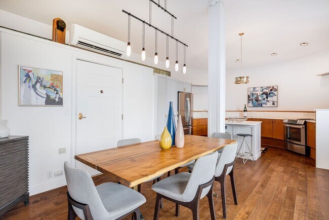 Building Photo - North Capitol Hill One-of-a- Kind Duplex!