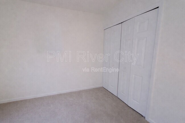 Building Photo - 12154 Alexandra Dr
