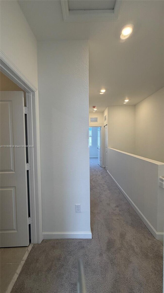 Building Photo - 15592 SW 276th Terrace