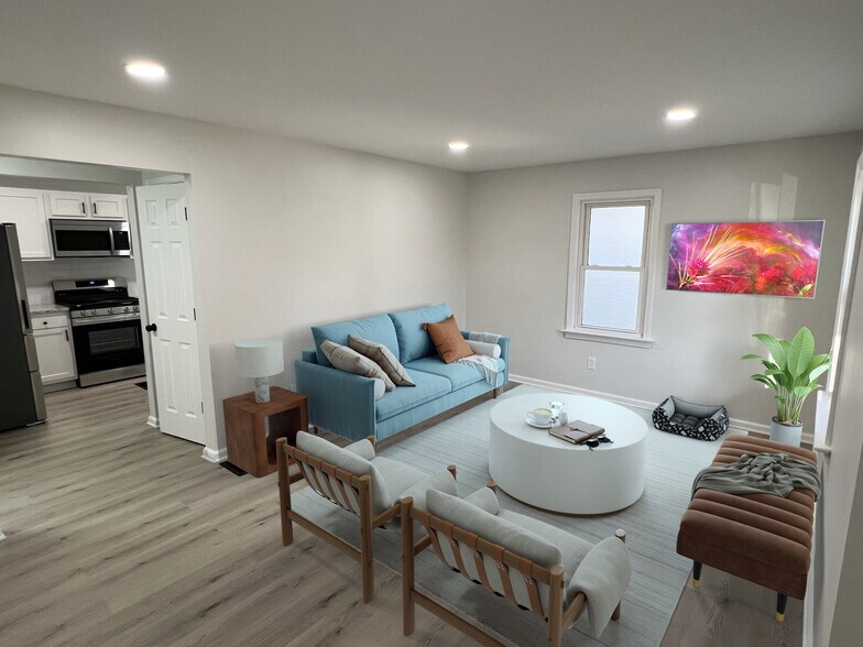 Primary Photo - 170 Rosslyn Ave
