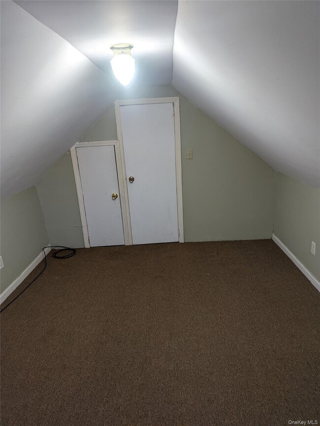 Building Photo - 105-06 Pinegrove St