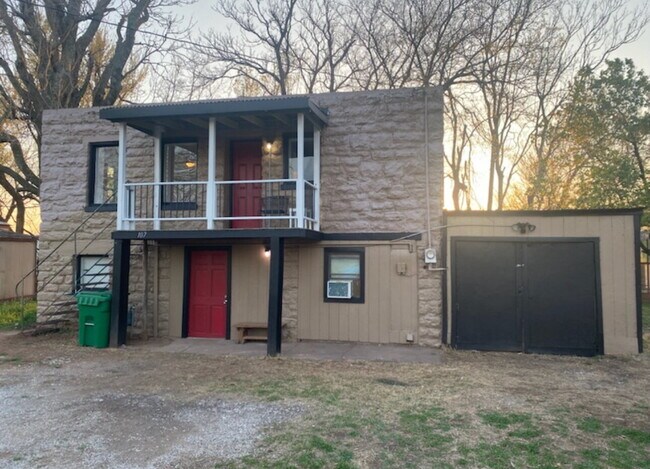 Building Photo - 1 Bedroom with Garage in Perry!