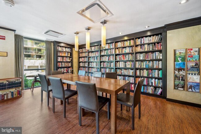 Building Photo - 4620 N Park Ave