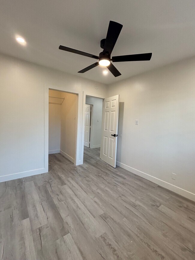 Building Photo - 5848 Gardenia Ave