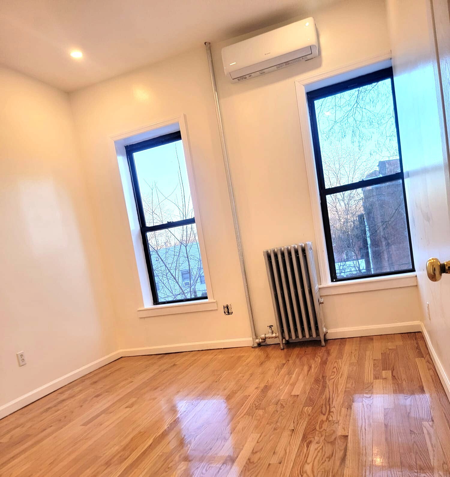 Building Photo - 446A Hancock St