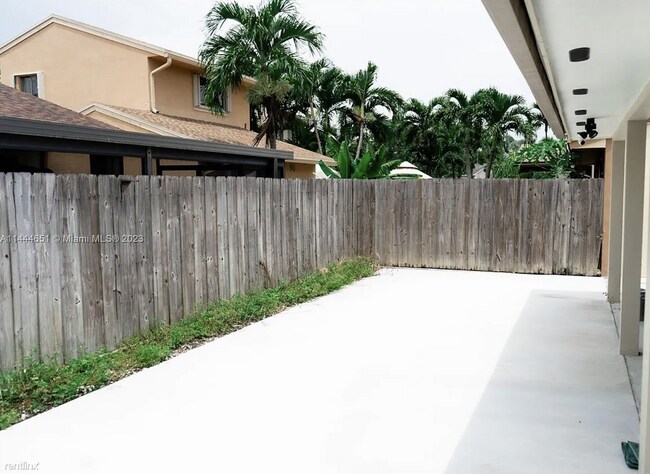 Building Photo - 3 br, 2 bath House - 21900 SW 100th Pl