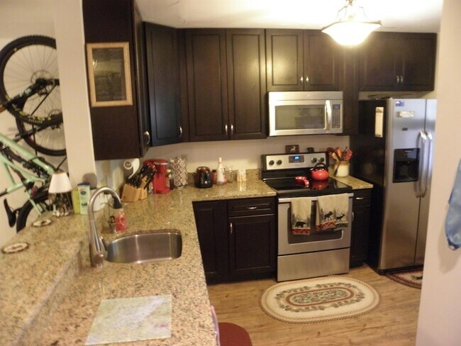 Building Photo - 5 Hummingbird Rd