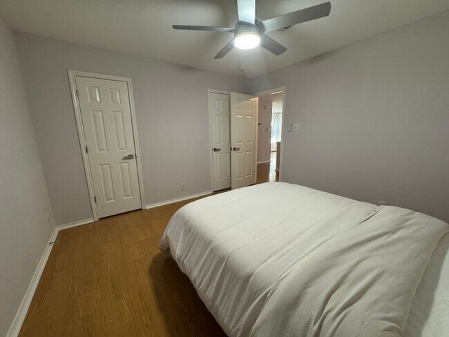 Building Photo - GATED COMMUNITY  |  STONE OAK  |  4 BEDROOMS + HUGE LOFT  |  SMALL LOFT/NURSERY/OFFICE/  |  EXCEL...