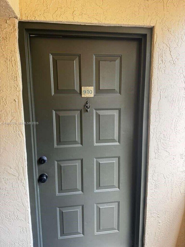 Building Photo - 9999 Summerbreeze Dr