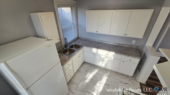 Building Photo - 407 Jackson Ave