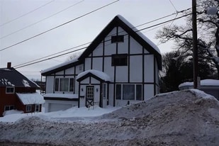 Building Photo - 303 Garnet St