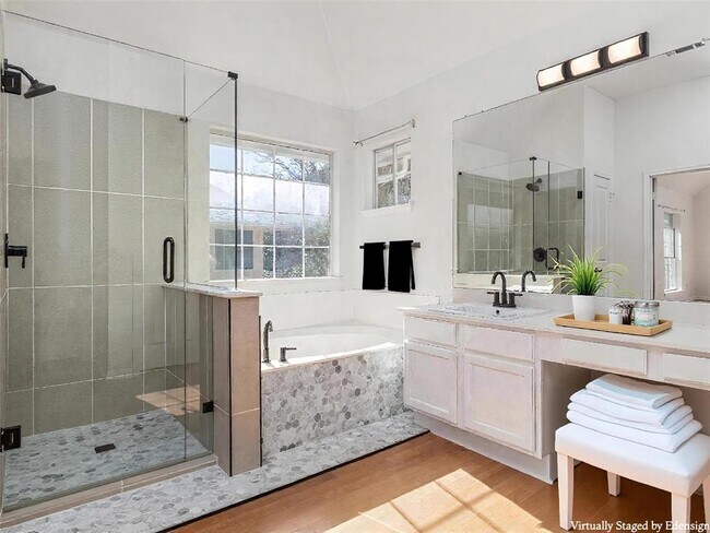 Building Photo - 7730 Lakewood Dr