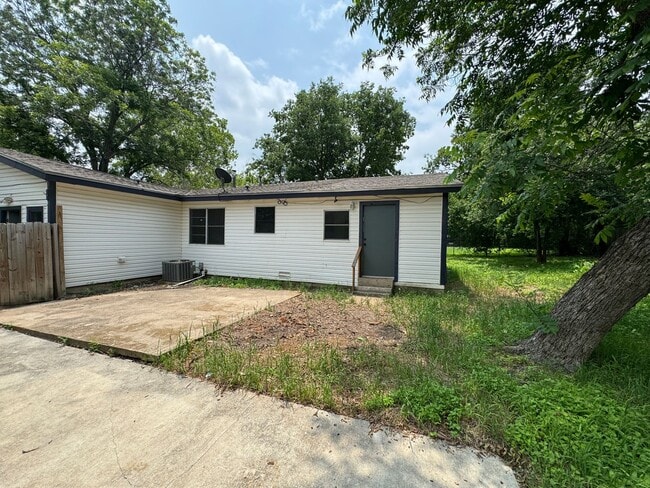Building Photo - 3-Bedroom House for Rent in Copperas Cove