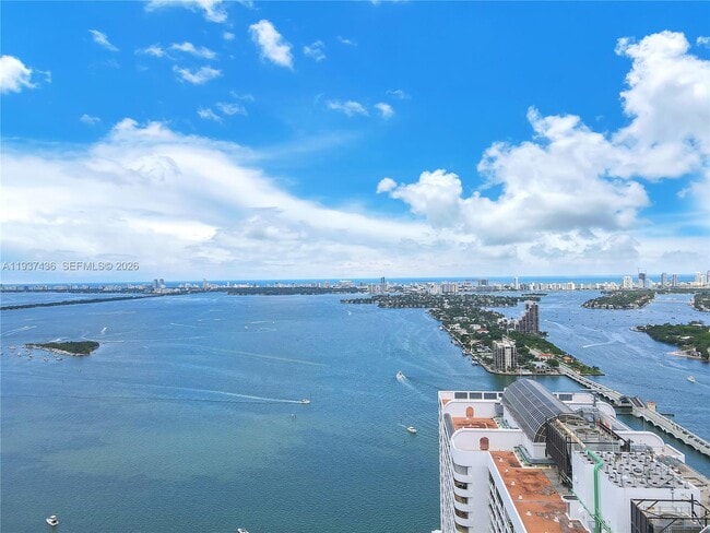 Building Photo - 1750 N Bayshore Dr