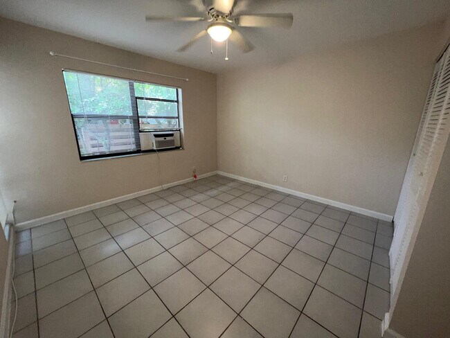 Building Photo - 1223 NE 18th Ave