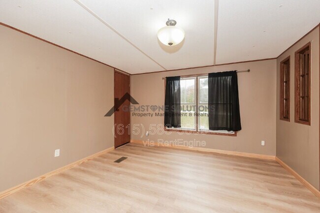 Building Photo - 5576 Hargrove Rd