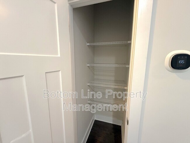 Building Photo - 118 W Poindexter Dr