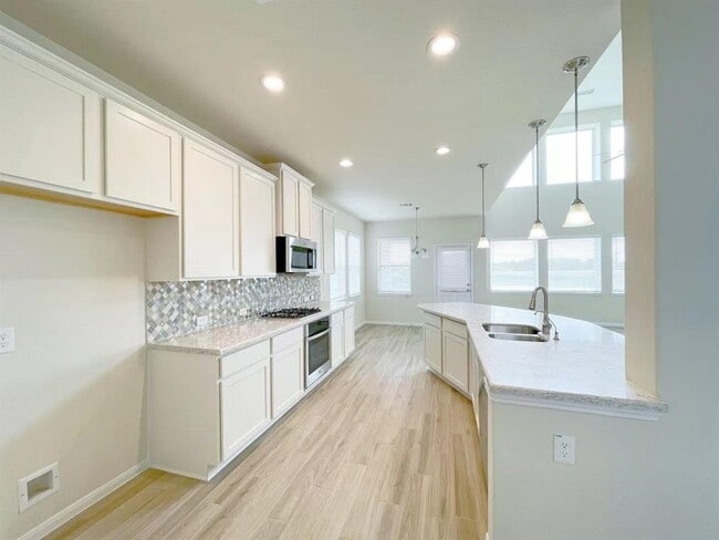 Building Photo - 4403 Silvergrass Ln