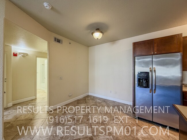 Building Photo - Spacious One Bedroom located in the Villas at Diamond Creek