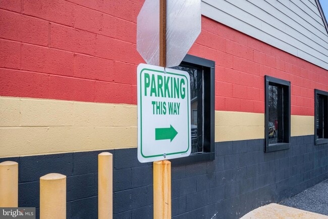 Building Photo - 807 Eastern Blvd