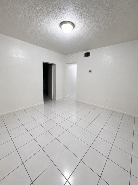 Building Photo - 2573 SW 21st Ave