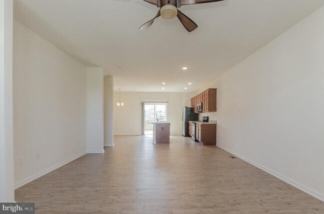 Building Photo - 172 Drexel Ct