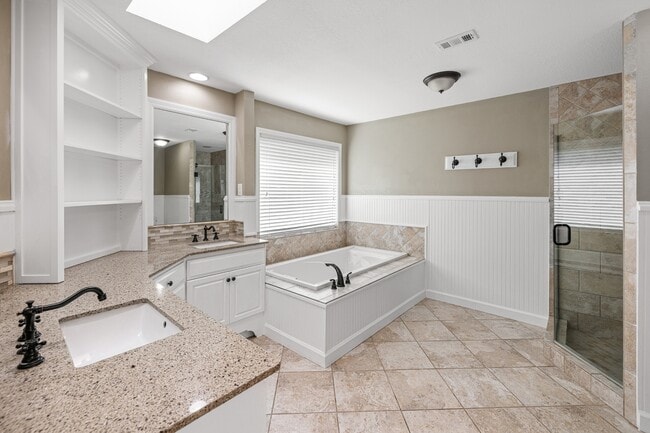 Building Photo - 1300 Windward Cir