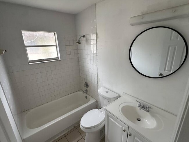 Building Photo - 5523 Lehigh Ave